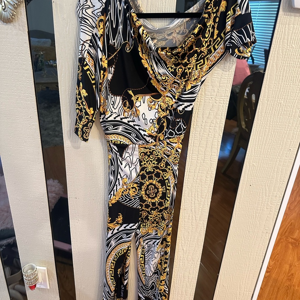 Fashion Nova Black and Gold Long Sleeve Dress